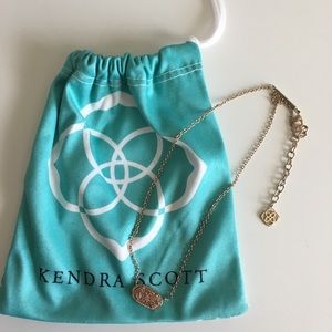 Kendra Scott necklace